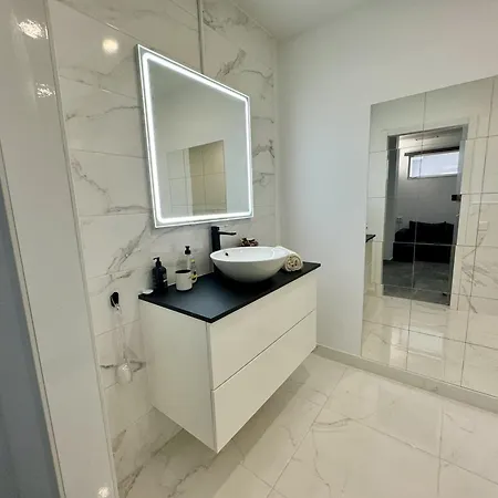 El Coto With Pool By Homing